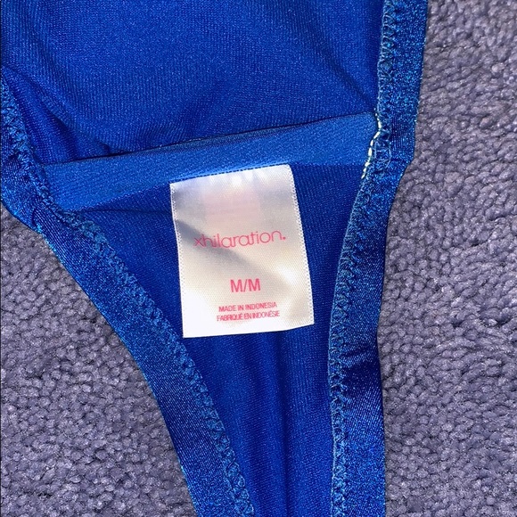 Blue bikini! - Picture 4 of 5